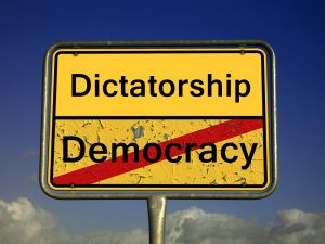 démocratie ou dictature